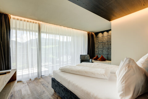 Barbianerhof-Juni-Druck-010-MOK2308_-SUITE-ZIMMER-SELLA